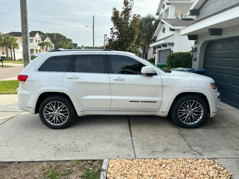 Used 2017 Jeep Grand Cherokee Summit image 6