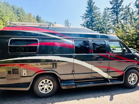 Used 1995 Dodge B3500 image 1