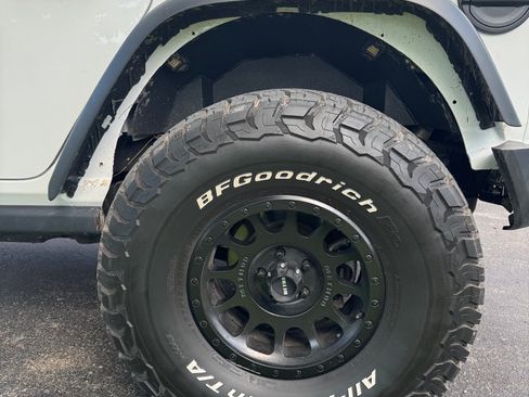 Used 2021 Jeep Wrangler Unlimited Rubicon AWD/4WD image 16