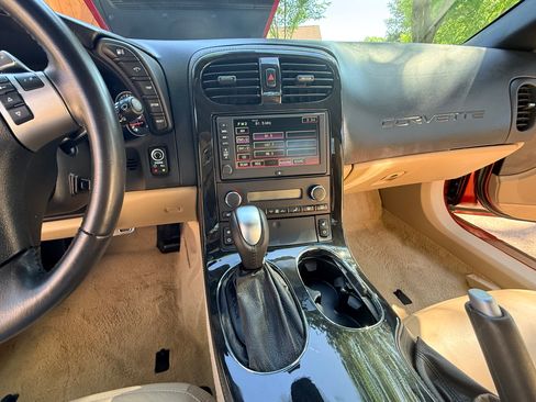 Used 2010 Chevrolet Corvette Convertible w/ Preferred Equipment Group RWD image 9