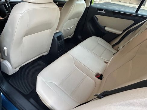 Used 2017 Volkswagen Jetta SEL image 8