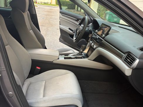 Used 2018 Honda Accord LX image 8
