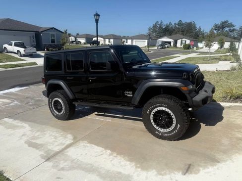 Used 2018 Jeep Wrangler Unlimited Sport S image 4