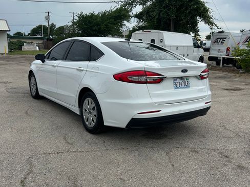 Used 2019 Ford Fusion S FWD image 8