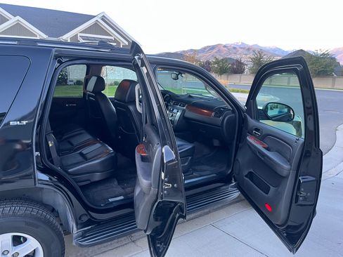 Used 2007 GMC Yukon SLT w/ SLT Preferred Equipment Group RWD image 11