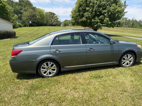 Used 2011 Toyota Avalon FWD image 5