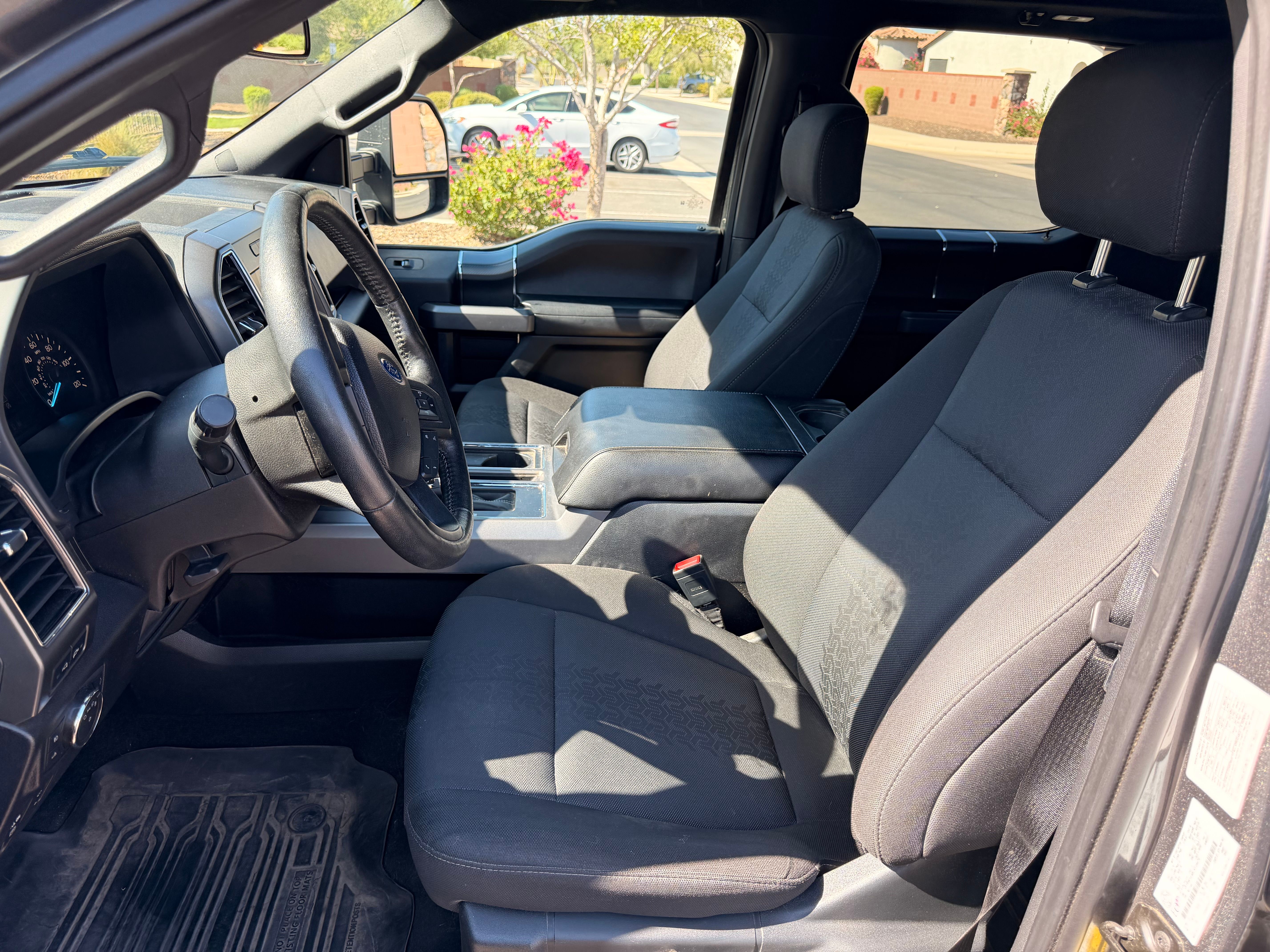 Used 2020 Ford F150 XLT w/ Equipment Group 302A Luxury AWD/4WD image 4