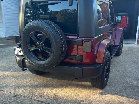 Used 2009 Jeep Wrangler Sahara w/ Dual Top Group image 2