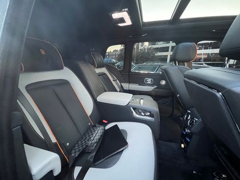 Used 2019 Rolls-Royce Cullinan image 17