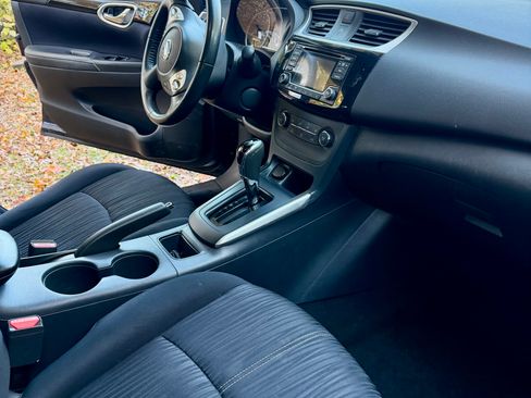 Used 2016 Nissan Sentra SV w/ Style Package image 18