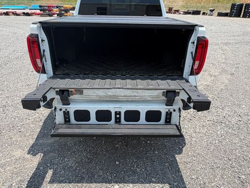 Used 2023 GMC Sierra 1500 AT4 w/ AT4 Preferred Package AWD/4WD image 8