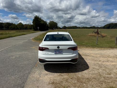 Used 2024 Volkswagen Jetta S FWD image 5