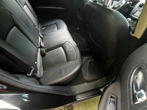 Used 2011 Nissan Rogue SV w/ SL Pkg image 11