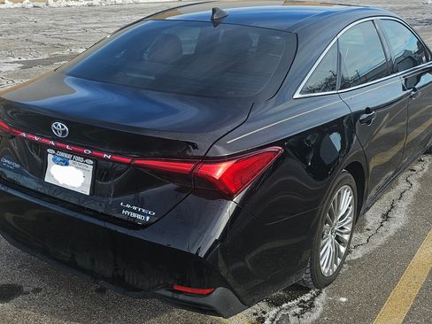 Used 2022 Toyota Avalon Limited image 6