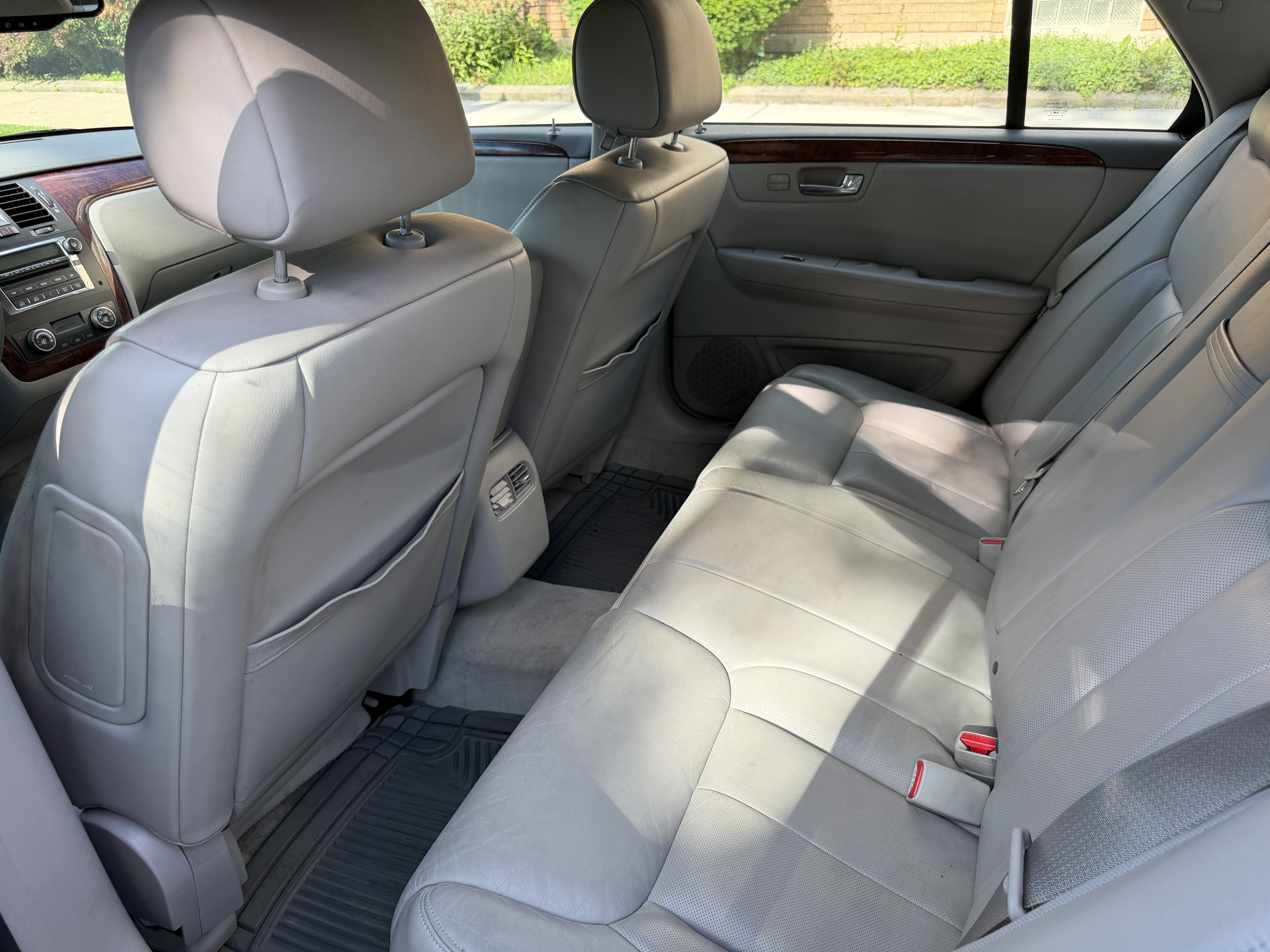 Used 2007 Cadillac DTS Luxury I w/ Sun And Sound Package FWD image 7