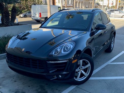 Used 2018 Porsche Macan Sport Edition image 1