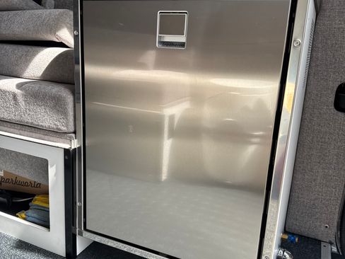 Used 2016 Mercedes-Benz Sprinter 2500 image 23