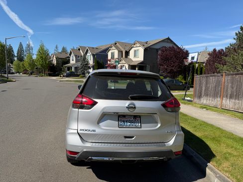 Used 2018 Nissan Rogue S AWD/4WD image 13