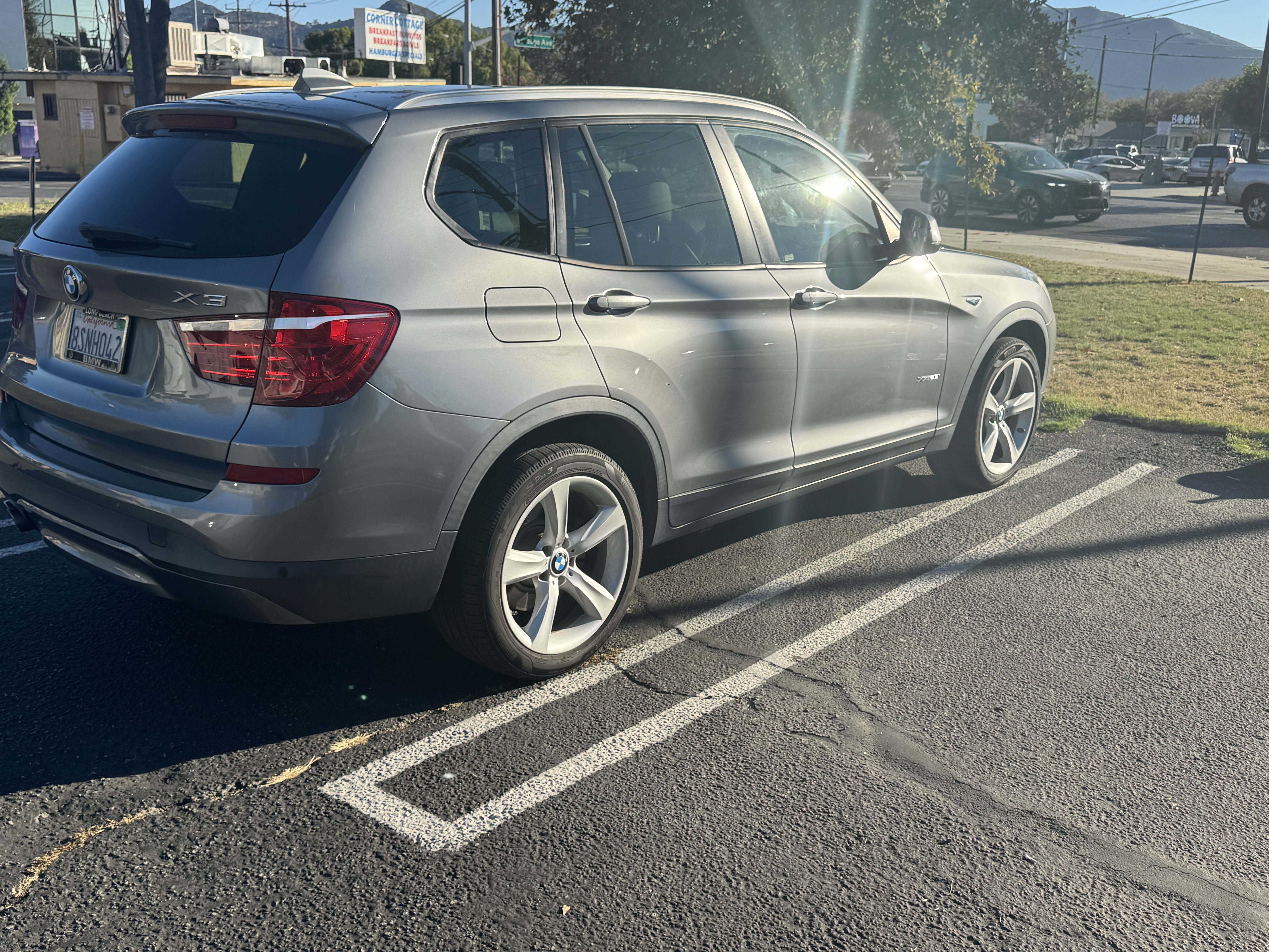Used 2017 BMW X3 xDrive28i AWD/4WD image 9