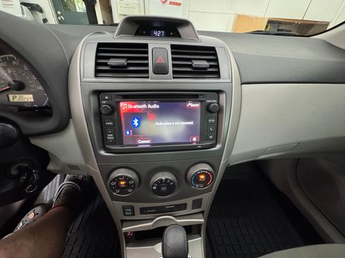 Used 2013 Toyota Corolla LE Special Edition image 14