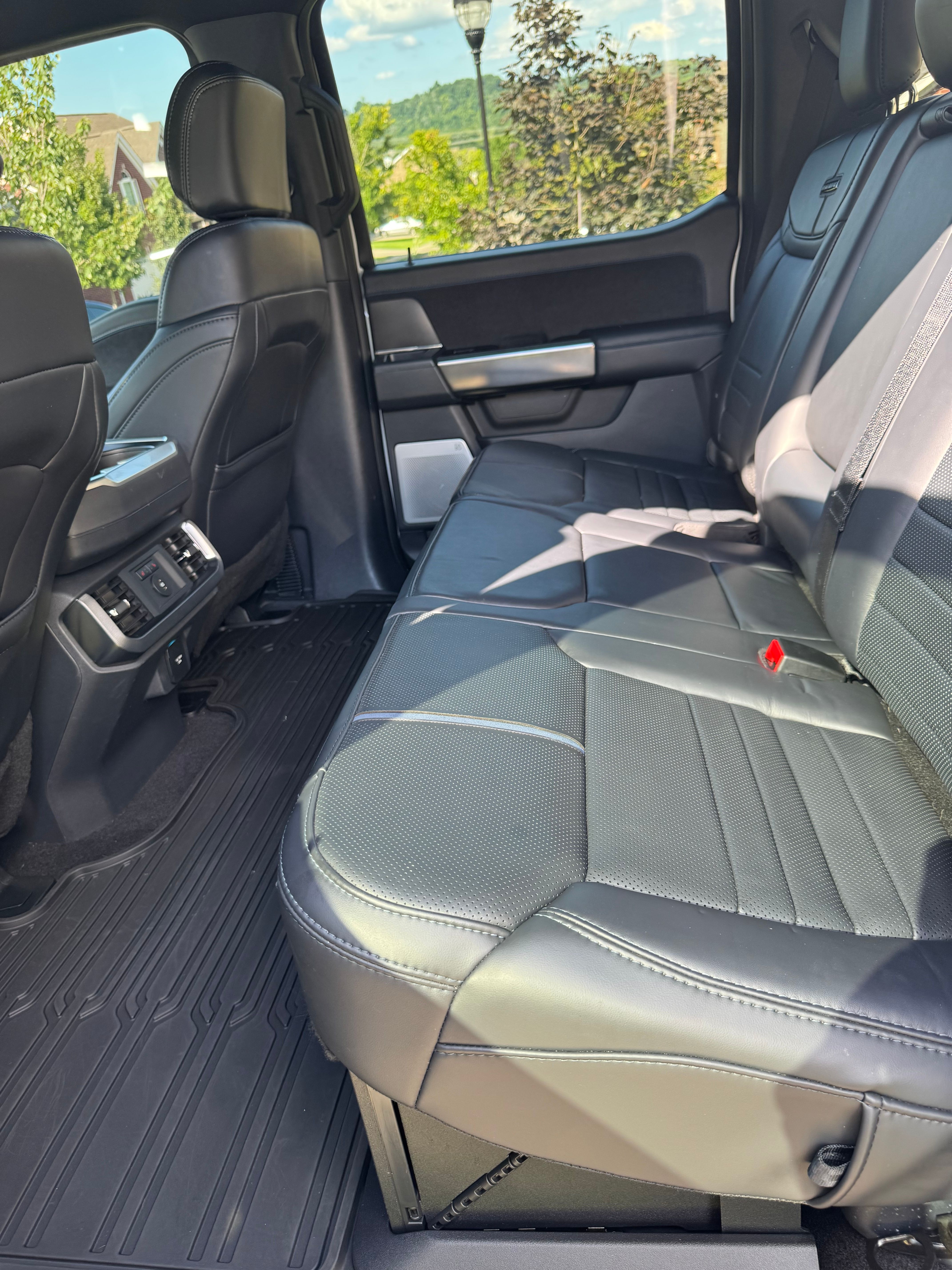 Used 2025 Ford F150 Platinum w/ Equipment Group 702A High AWD/4WD image 28