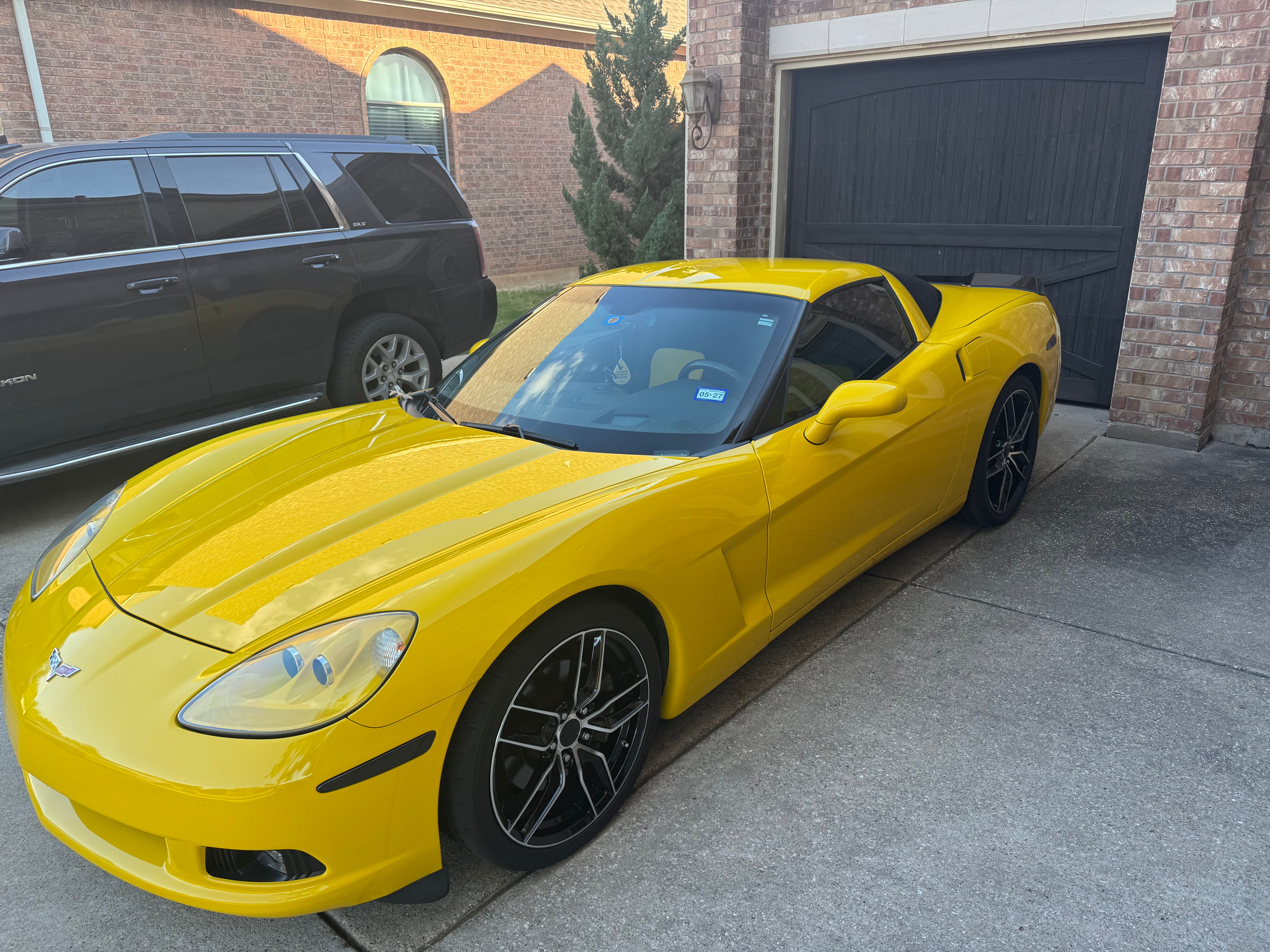 Used 2013 Chevrolet Corvette Coupe w/ 3LT Preferred Equipment Group RWD image 4