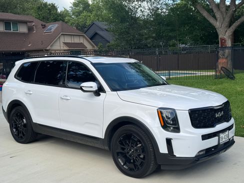 Used 2022 Kia Telluride SX w/ SX Prestige Package image 8