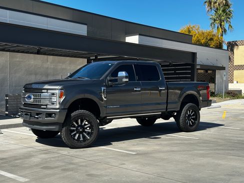 Used 2019 Ford F250 Platinum w/ Platinum Ultimate Package image 1