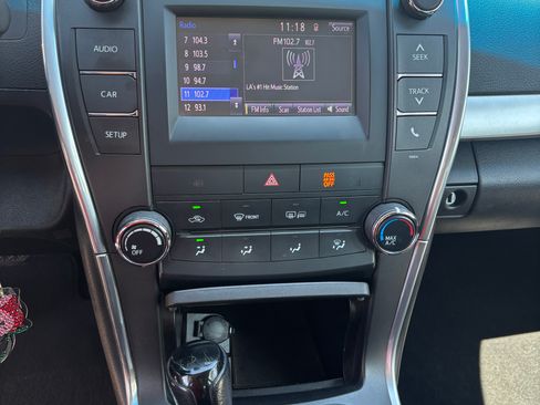 Used 2016 Toyota Camry SE FWD image 9