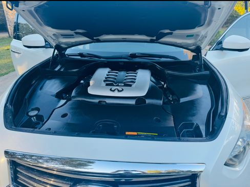 Used 2014 INFINITI QX70 AWD w/ Sport Technology Package image 12