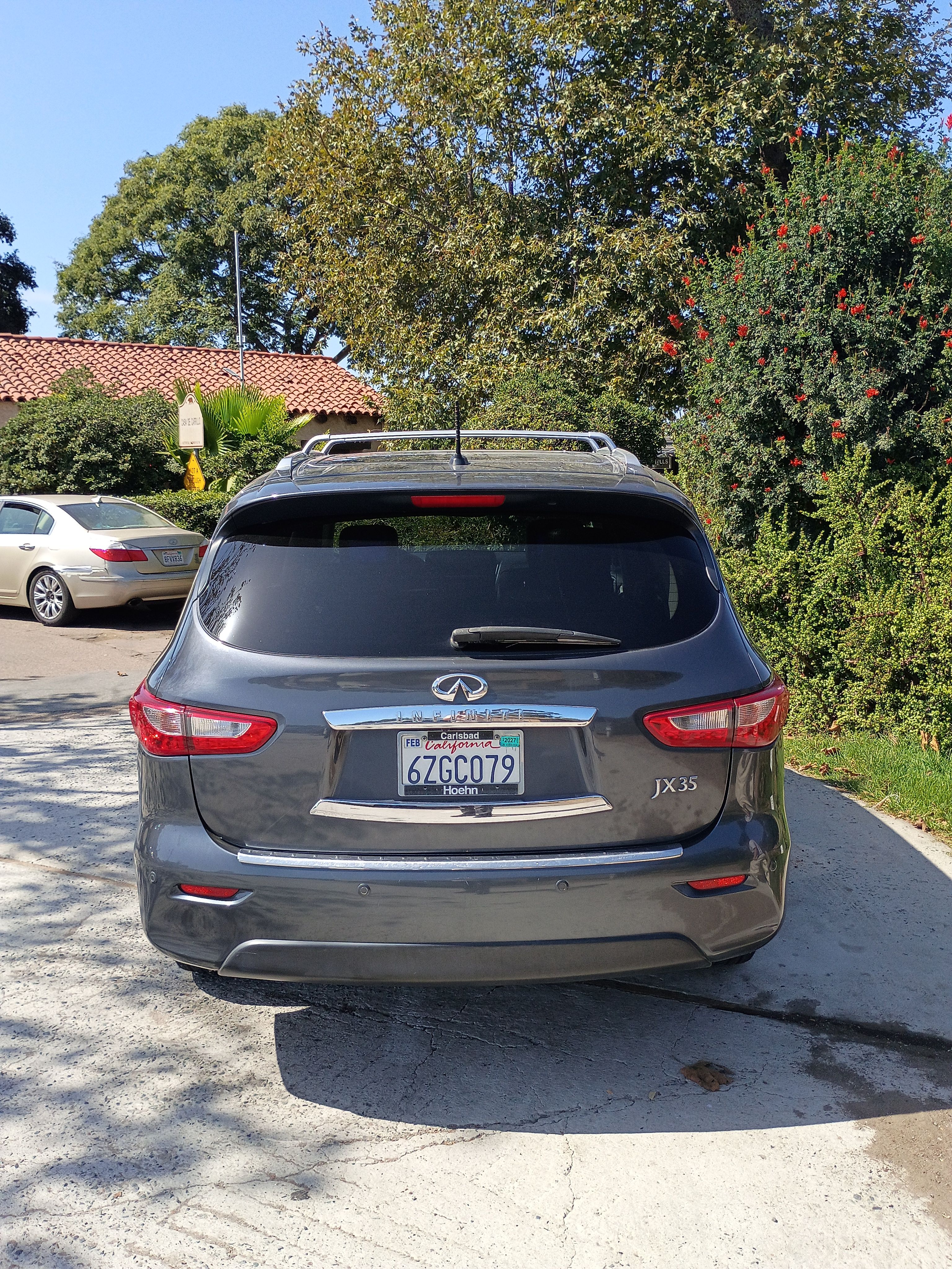 Used 2013 INFINITI JX35 FWD w/ Premium Pkg image 5