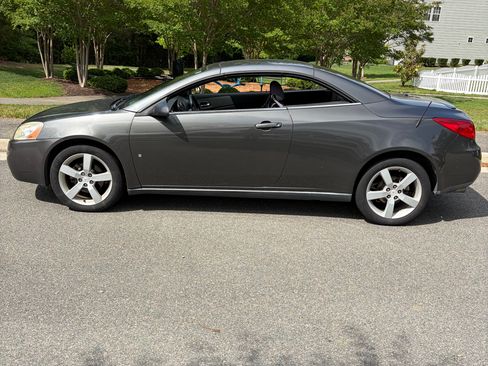 Used 2007 Pontiac G6 GT FWD image 2