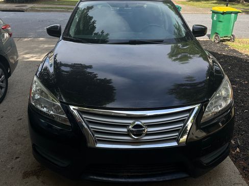 Used 2015 Nissan Sentra SV FWD image 2