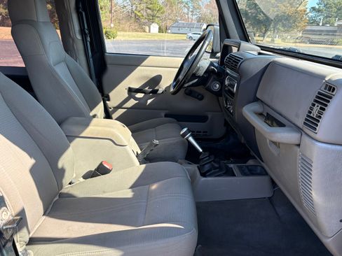 Used 2003 Jeep Wrangler Sahara image 12