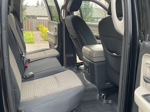 Used 2012 RAM 1500 Classic SLT w/ Technology Group image 21