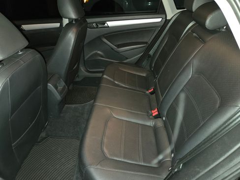 Used 2012 Volkswagen Passat 2.5 SE image 10