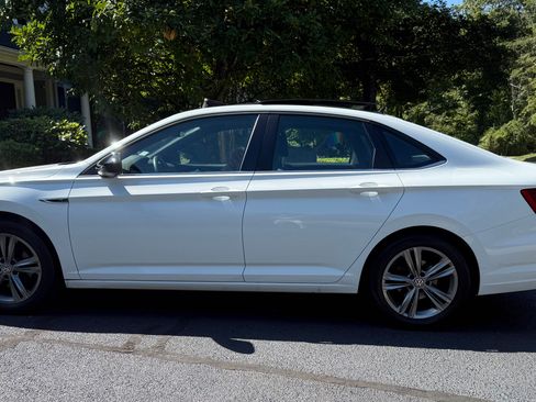 Used 2021 Volkswagen Jetta R-Line w/ R-Line Cold Weather Package image 2