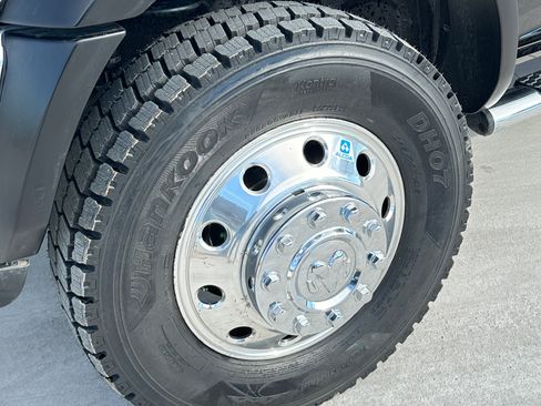 Used 2014 RAM 5500 Laramie image 19