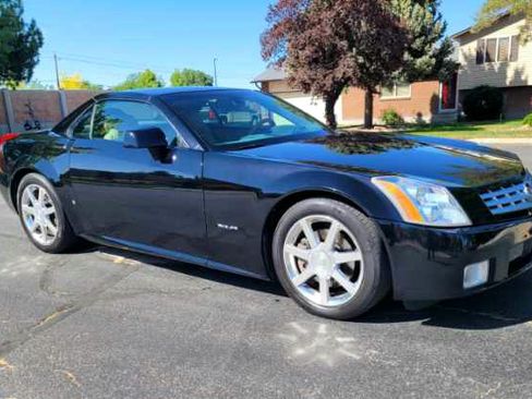 Used 2006 Cadillac XLR image 10