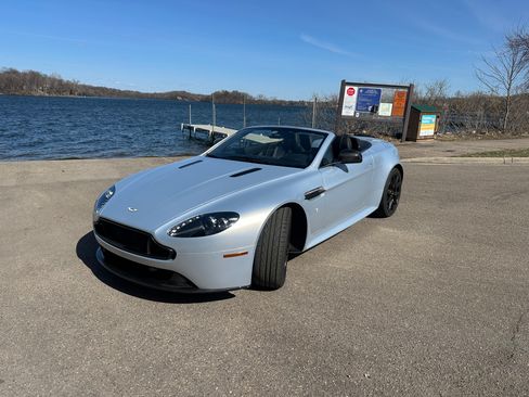 Used 2011 Aston Martin V8 Vantage S image 16