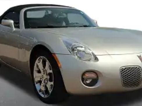 Used 2006 Pontiac Solstice Convertible w/ Premium Package RWD image 9