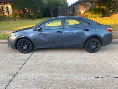 Used 2014 Toyota Corolla LE image 5