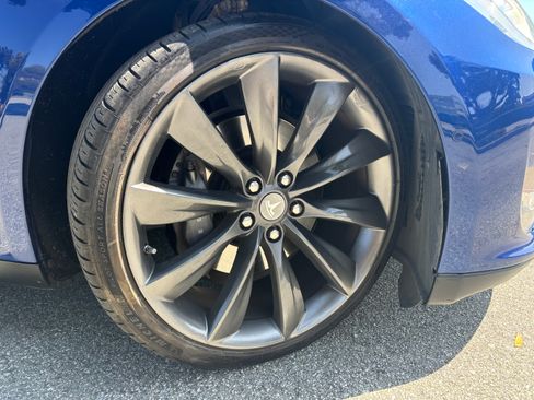 Used 2015 Tesla Model S 90D image 27