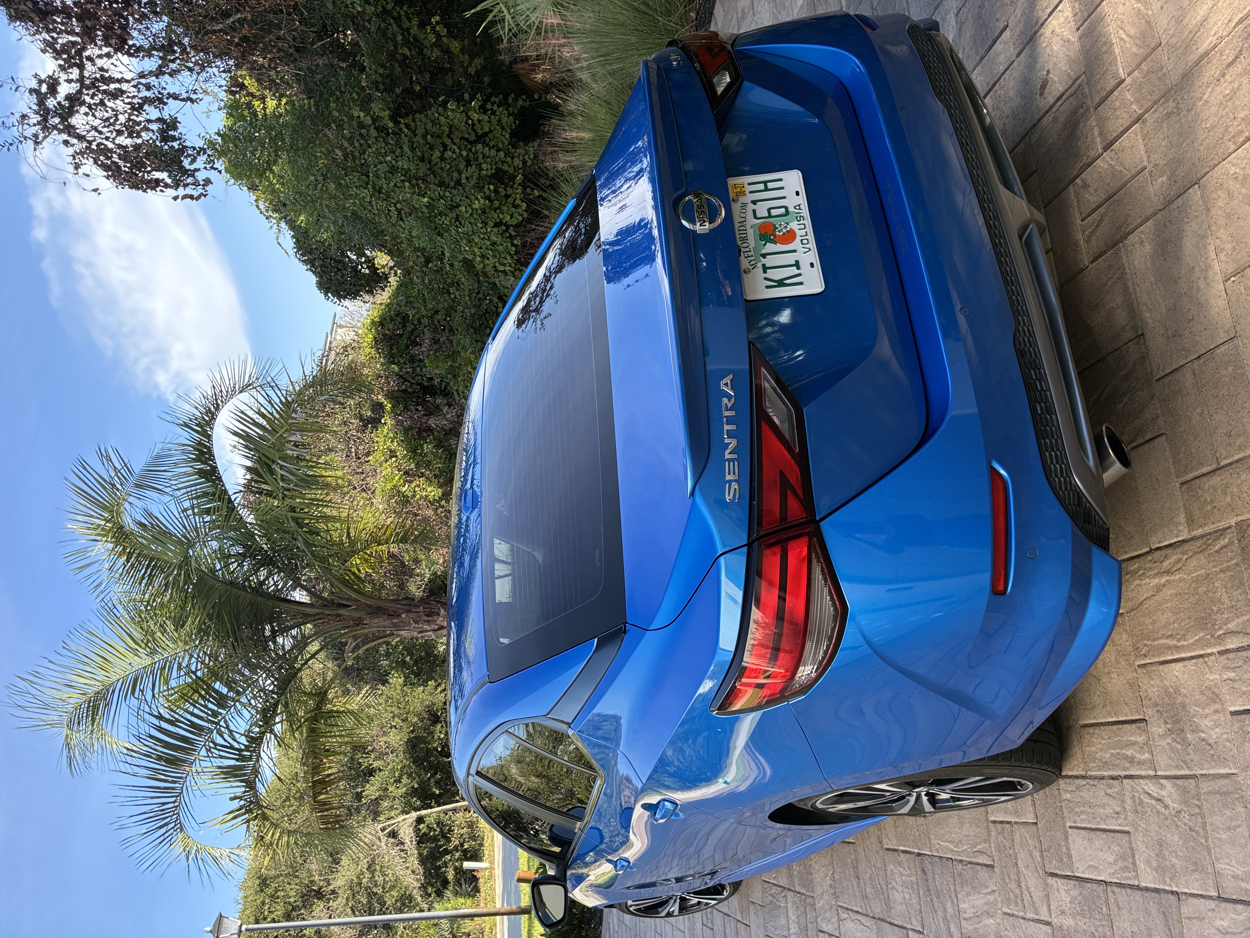 Used 2020 Nissan Sentra SR w/ Electronics Package FWD image 5
