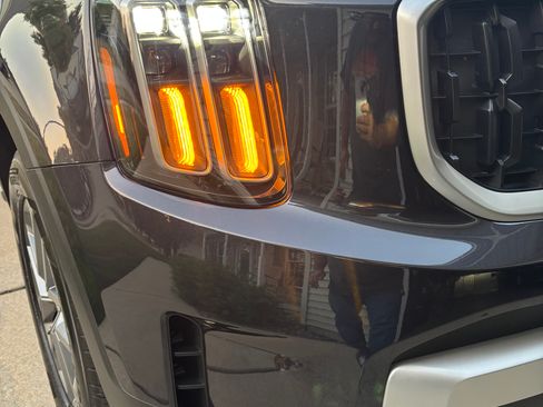 Used 2025 Kia Telluride LX image 14