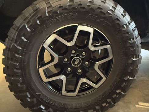 Used 2023 Ford Bronco 4-Door AWD/4WD image 13