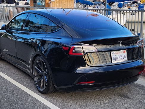 Used 2018 Tesla Model 3 Long Range image 2