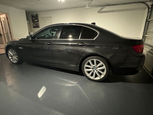 Used 2011 BMW 550i Sedan image 5