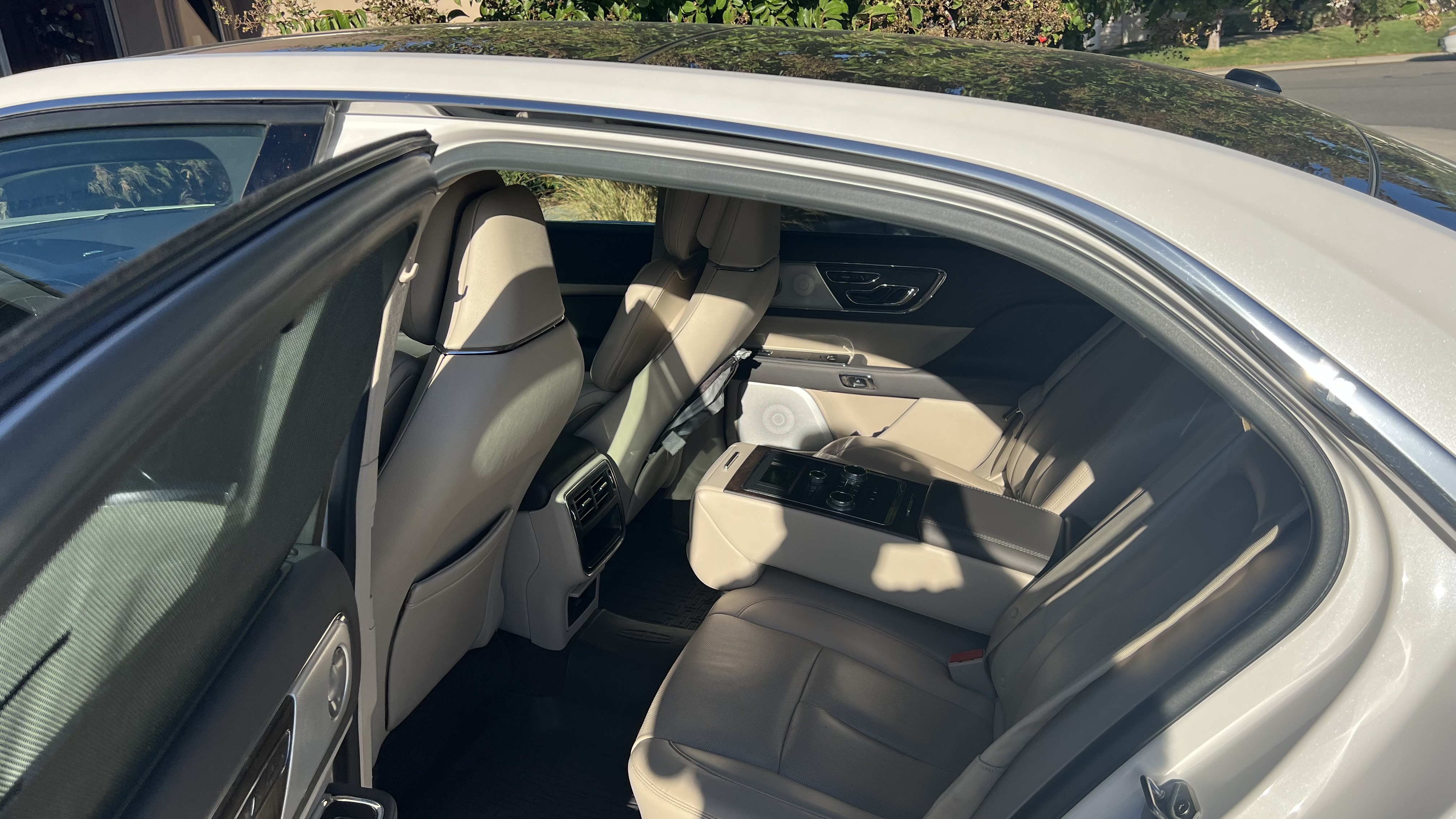 Used 2017 Lincoln Continental Reserve w/ Luxury Package AWD/4WD image 11
