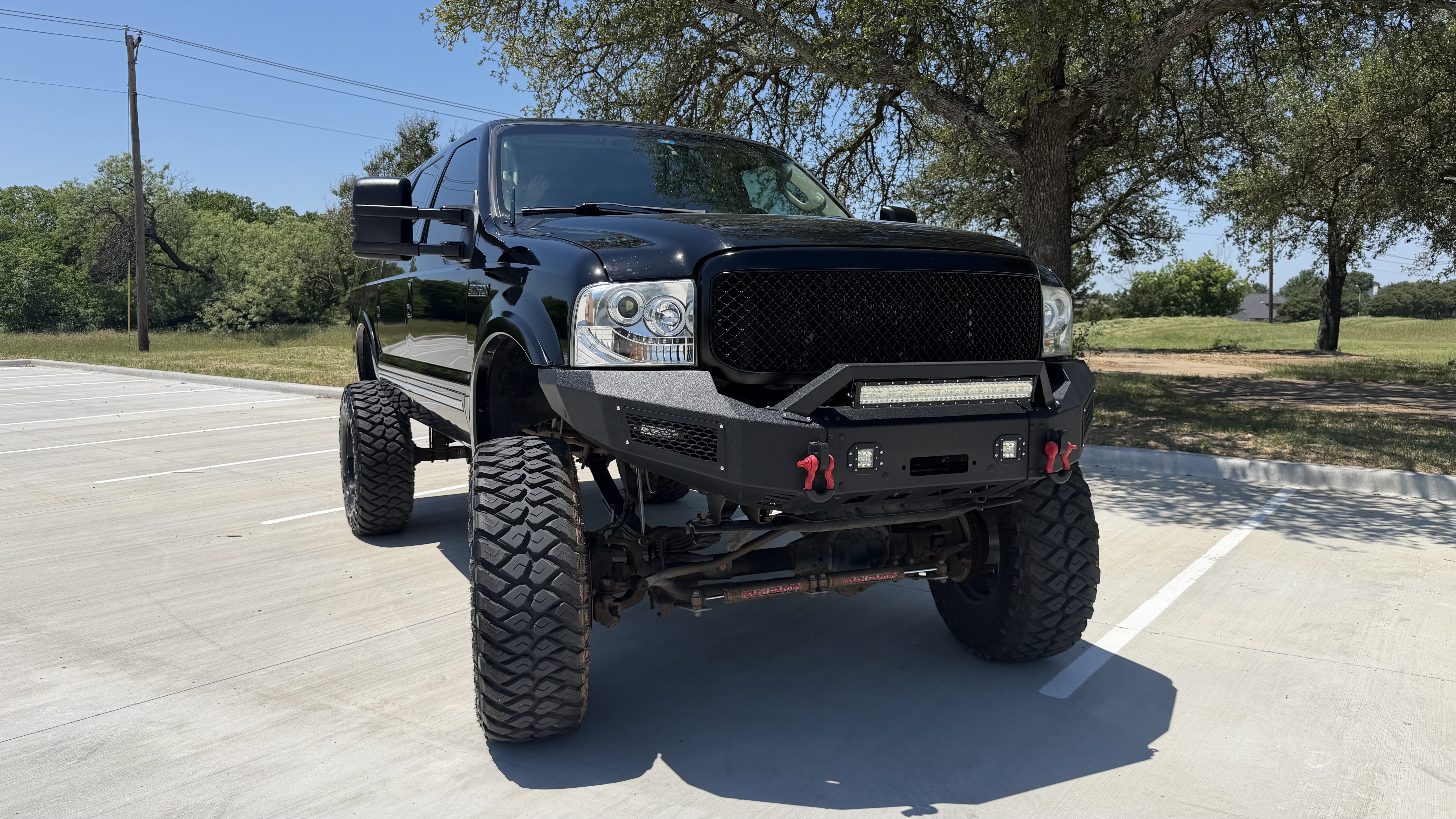 Used 2004 Ford Excursion Limited AWD/4WD image 2